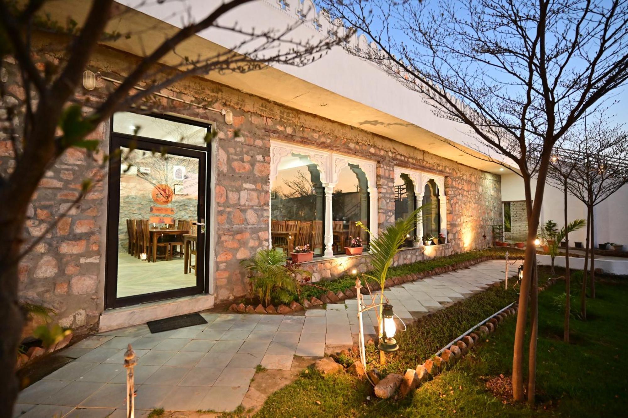 The Castle Crown - Hem Vilas Resort Ranthambhore Sawai Madhopur Exterior photo